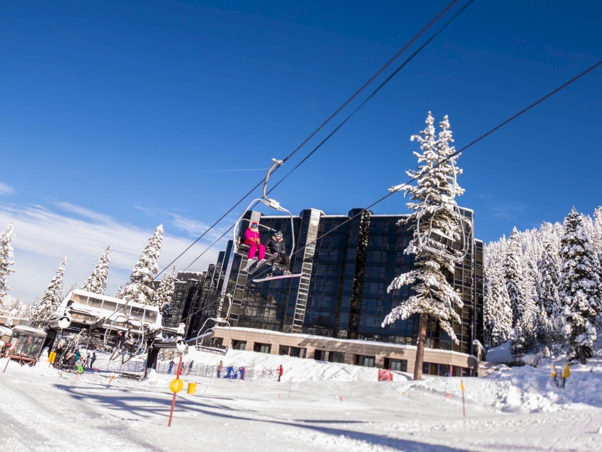 Everline Resort chairlift for skiing